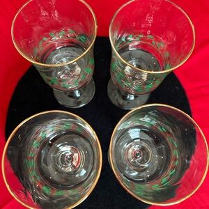 Vintage Arby’s Holiday Collection water/wine goblets or glasses. Set of 4